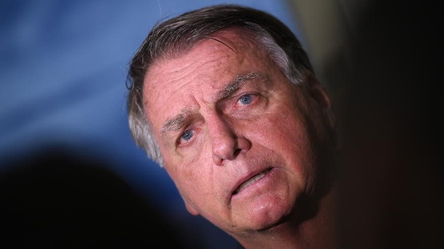 Defesa de Bolsonaro solicita 83 dias para responder denúncia; prazo é 15