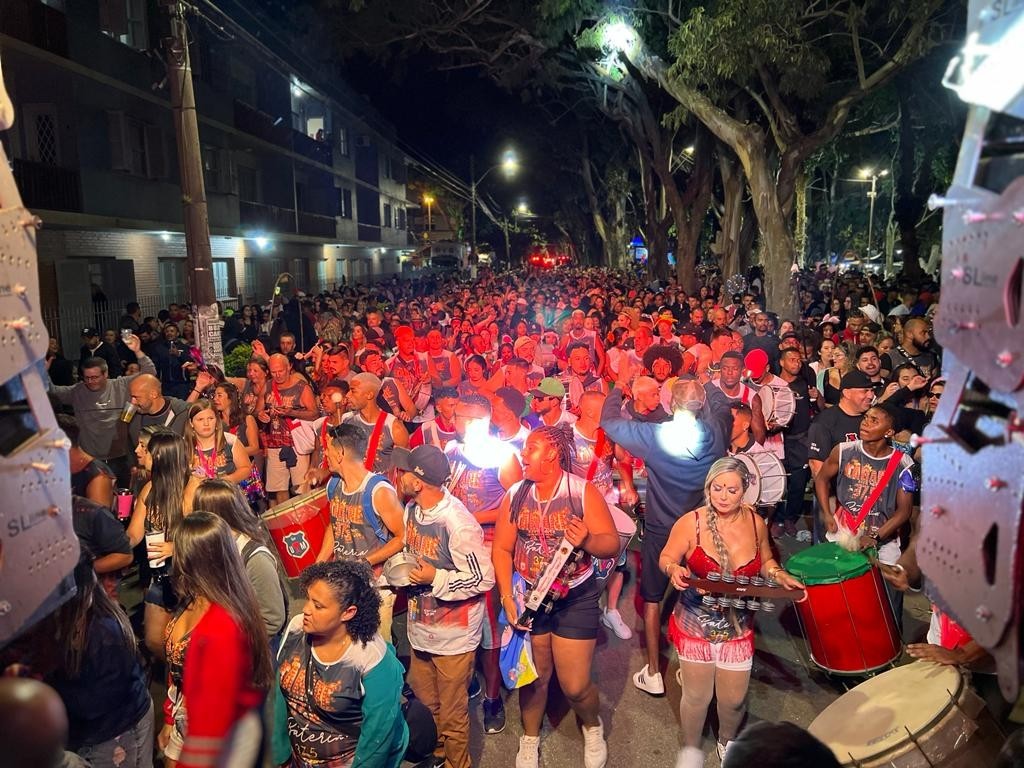 Confira a programação dos desfiles de Carnaval no Balneário Cassino neste sábado (1) 