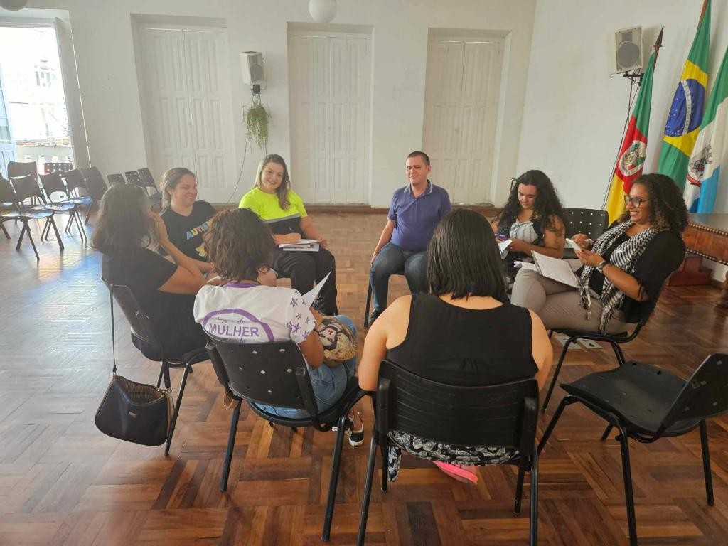 Município inicia organização das ações do Abril Azul Mês da Conscientização do Autismo