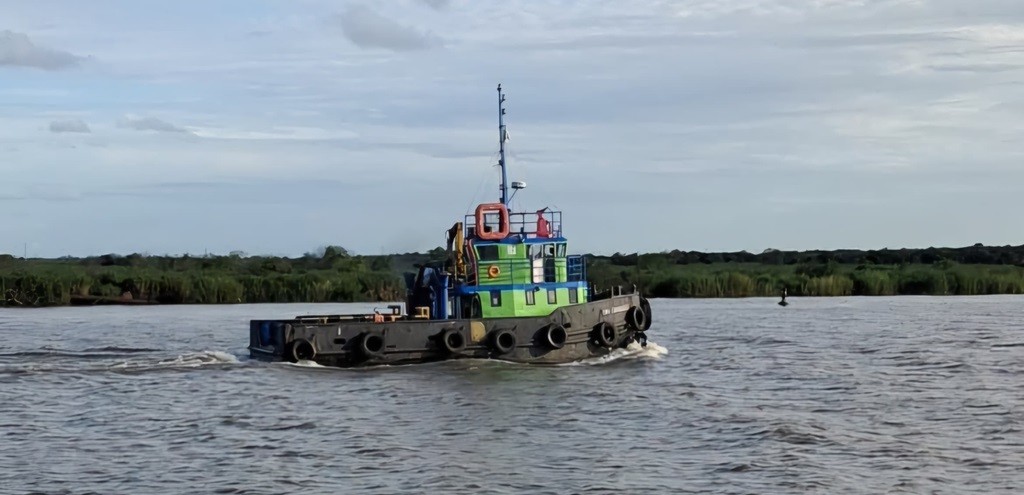 Portos RS atua na manutenção e reposicionamento de boias nos canais de navegação