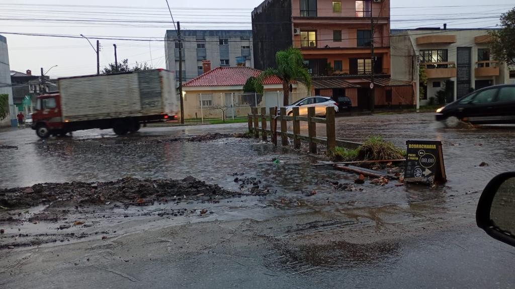 Consequências da chuva são monitoradas pela Defesa Civil