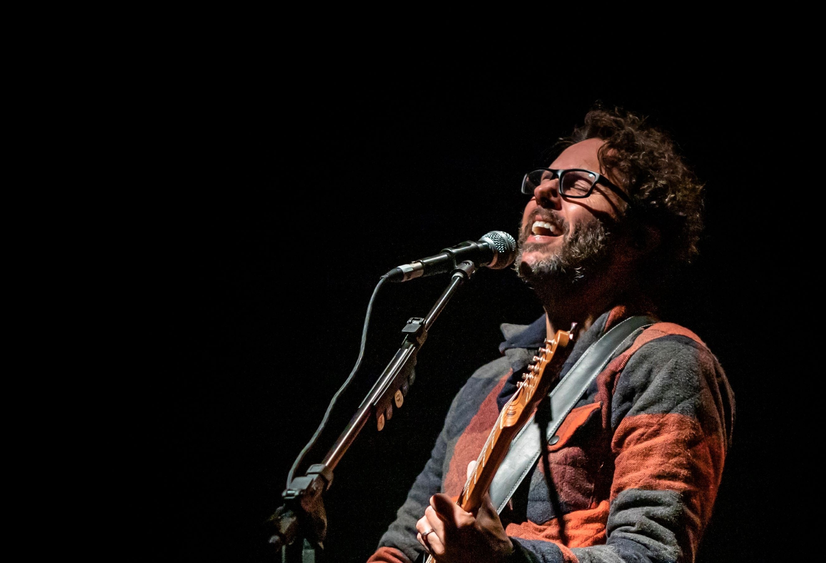 Festimar 2025 receberá Duca Leindecker no palco Porto Histórico
