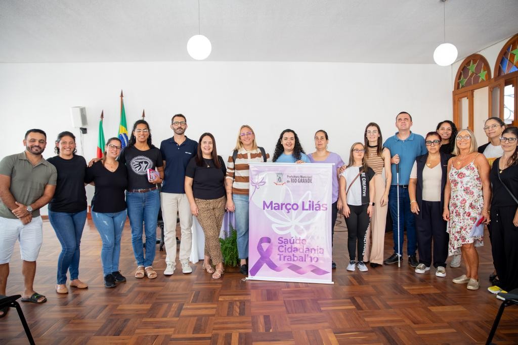Março Lilás reune mulheres com deficiências na Prefeitura para roda de conversa sobre autonomia 