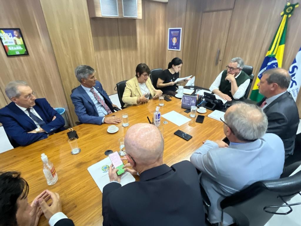 Santa Casa é tema de reunião da prefeita municipal no Ministério da Saúde