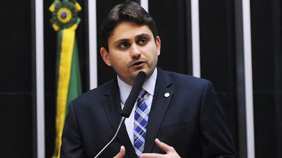 Ministro Juscelino Filho deixa governo após denúncia da PGR por desvio de recursos