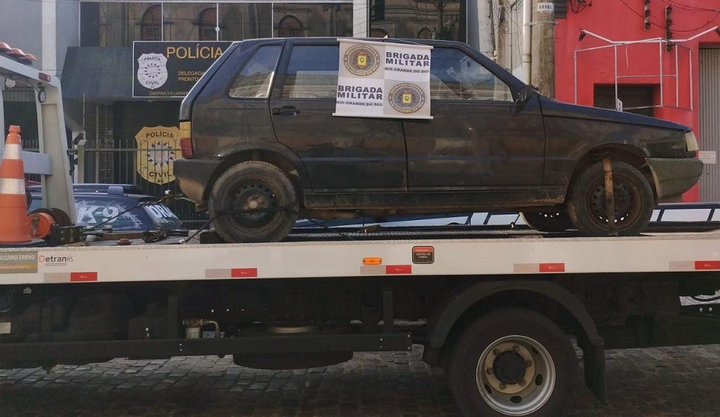 2º BRBM recupera veículo furtado abandonado no bairro Vila Maria