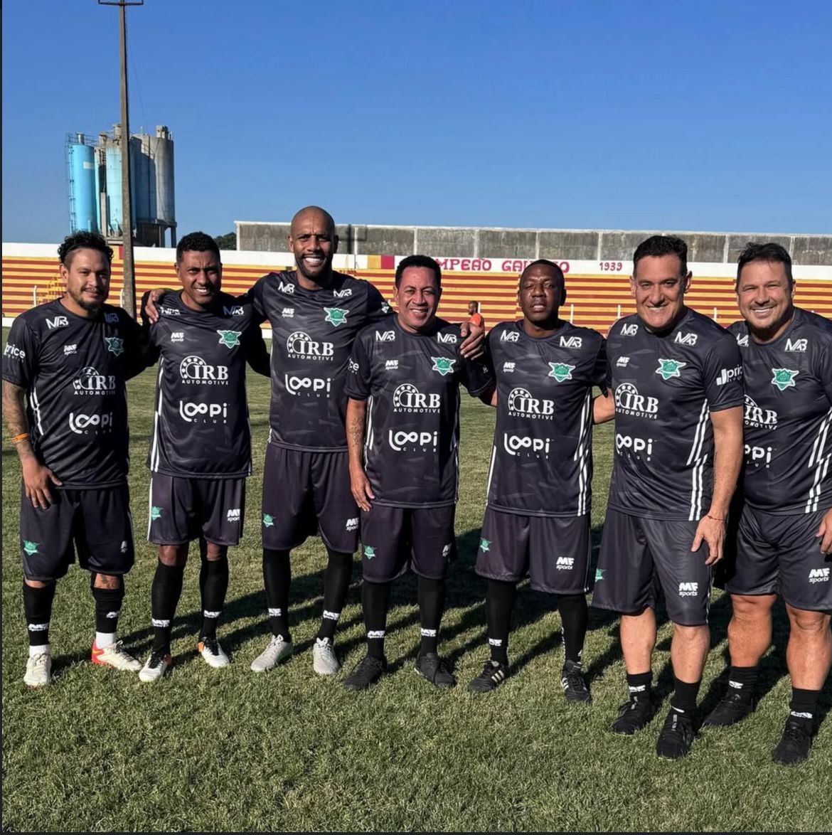 Rio Grande recebeu estrelas do futebol no Jogo dos Famosos