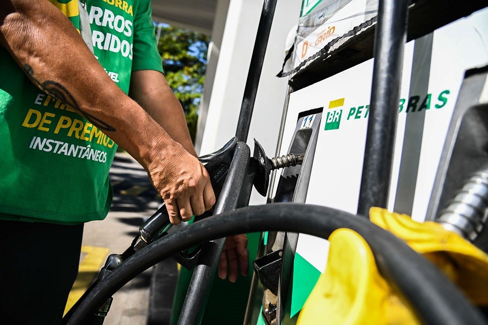 Petrobras anuncia nova redução no preço do diesel para distribuidoras