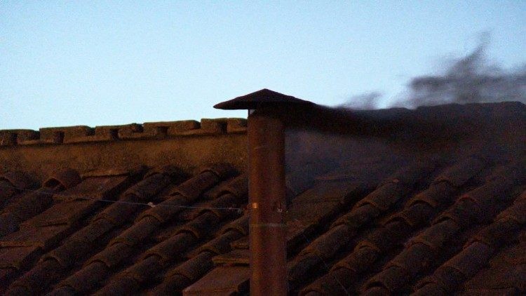 Cardeais seguem sem definição sobre o nome do novo Papa