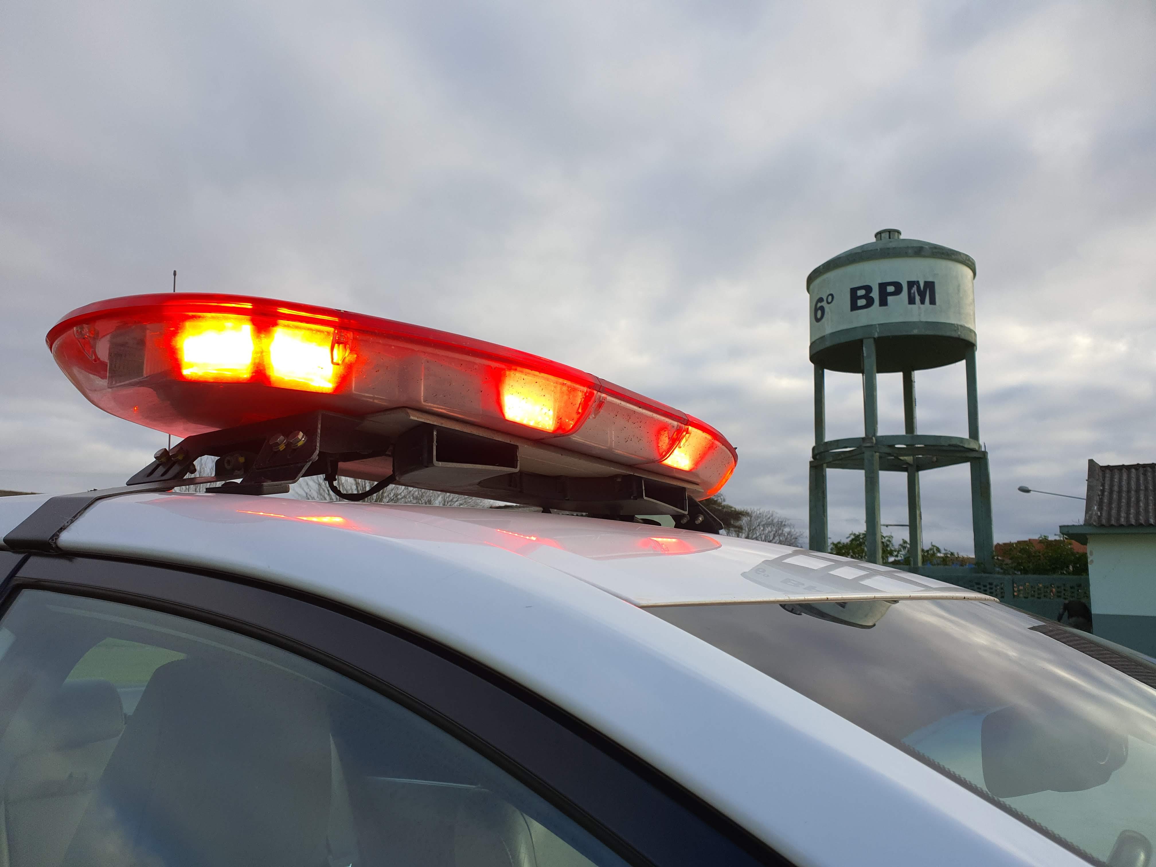 Homem suspeito de envolvimento em roubo a pedestre é detido por populares na zona central