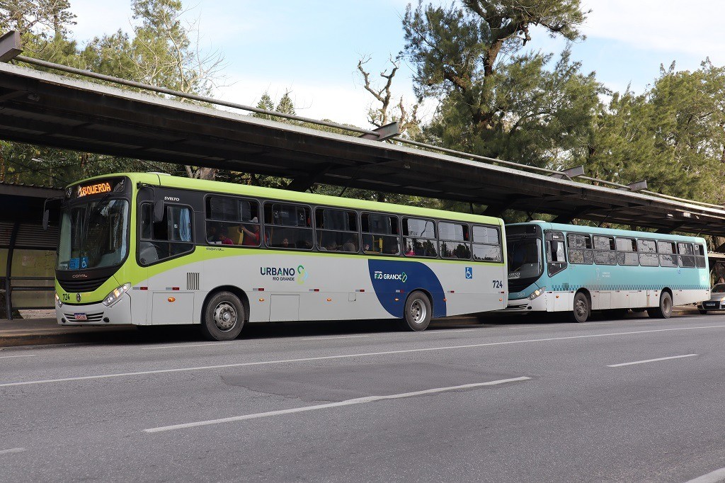 Rodoviários aprovam estado de greve e paralisação no transporte coletivo pode acontecer a partir do dia 12