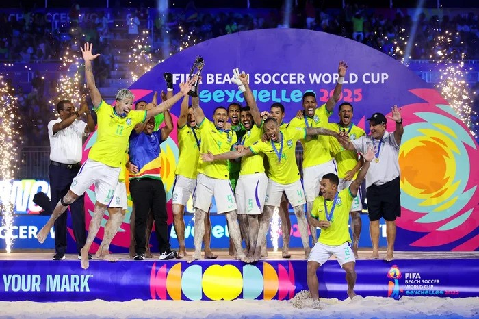 Brasil é heptacampeão mundial de futebol de areia após vitória dramática sobre Belarus