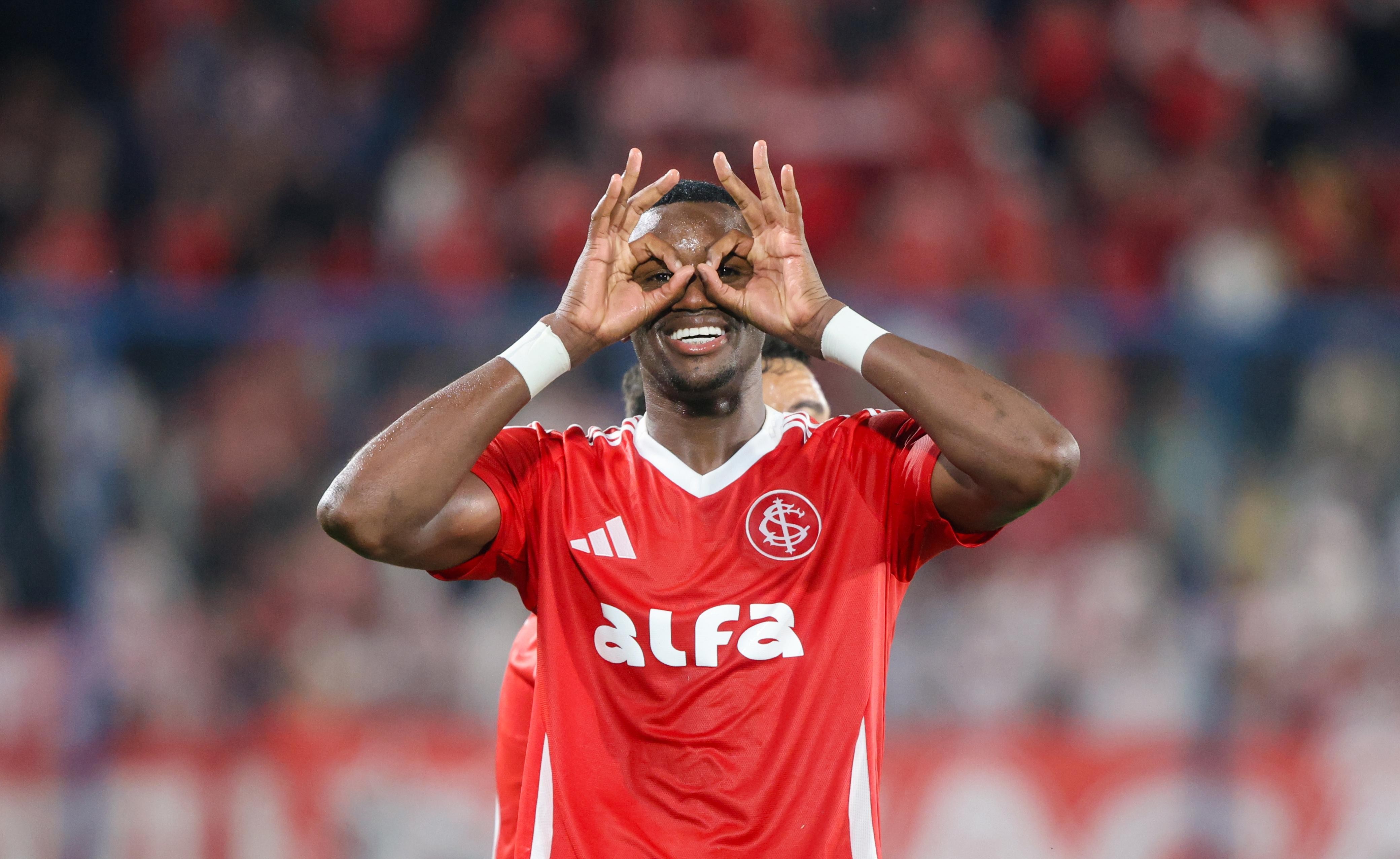 Colorado bate Nacional no Uruguai e fica a um empate da classificação na Libertadores
