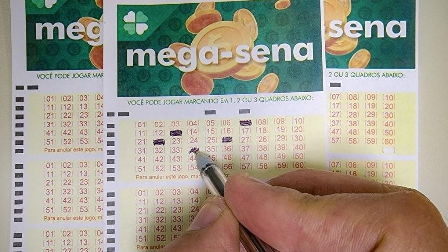   Mega-Sena pode pagar R$ 100 milhões nesta terça-feira (20)