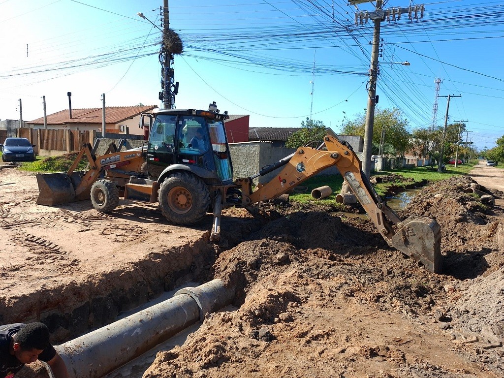 Prefeitura de Pelotas atua em melhoramentos do sistema de microdrenagem em bairros da cidade