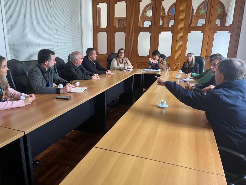 Prefeitura de Rio Grande discute com a CEEE Equatorial soluções para fornecimento de energia no município