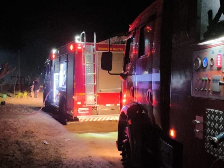 Incêndio atinge galpão no Campo do Leopoldo, em Rio Grande