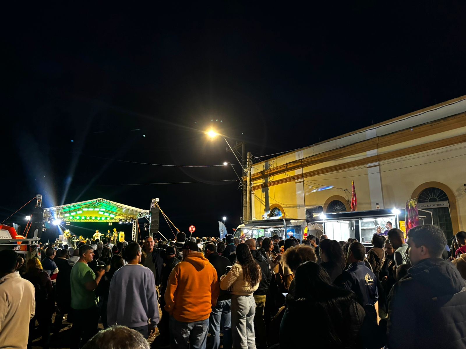 4ª Edição do Oceano na Lagoa reúne milhares de rio-grandinos no entorno do Mercado Público
