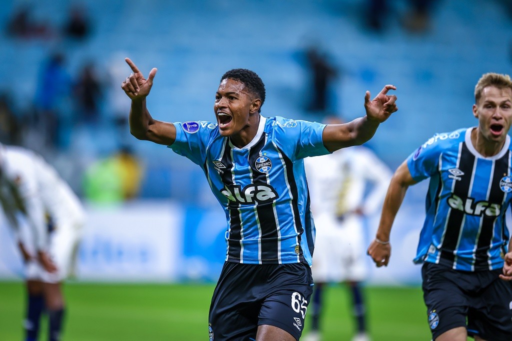 Grêmio vence Sportivo Luqueño com gol de joia da base, mas terá que disputar playoffs contra o Alianza Lima
