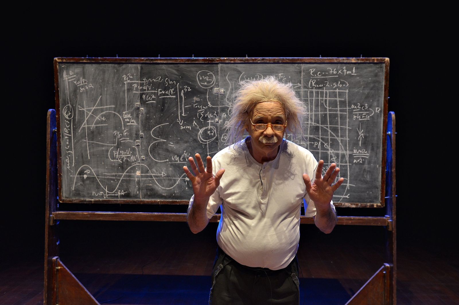 Espetáculo teatral Einstein será exibido em Rio Grande no dia 06 de Junho