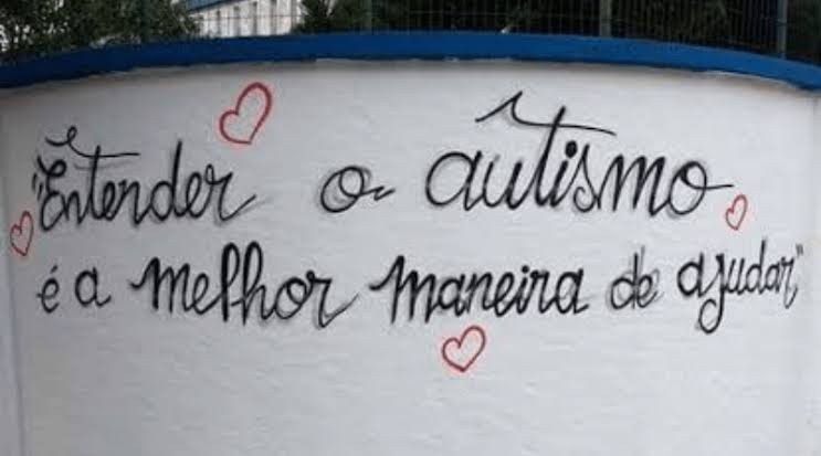 Escola Maria Lúcia Luzzardi promove seminário para capacitar professores no atendimento a estudantes com TEA