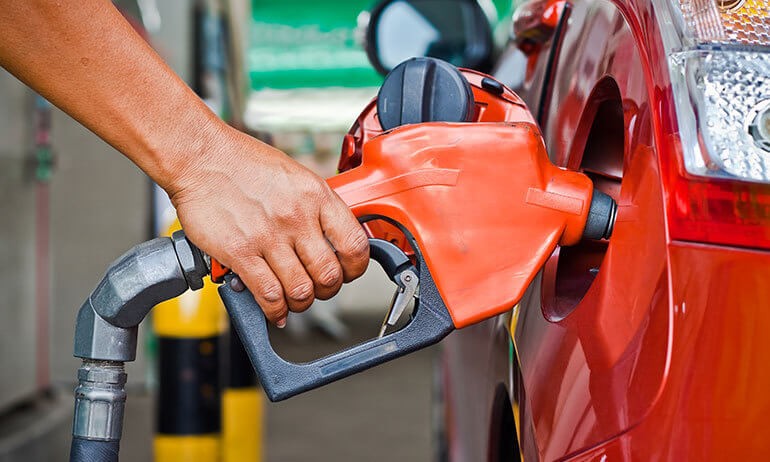 Petrobras reduz preço da gasolina em 5,6% para distribuidoras