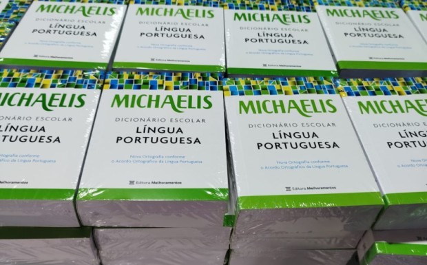 SMEC realiza entrega de dicionários de Língua Portuguesa às escolas municipais de São José do Norte  