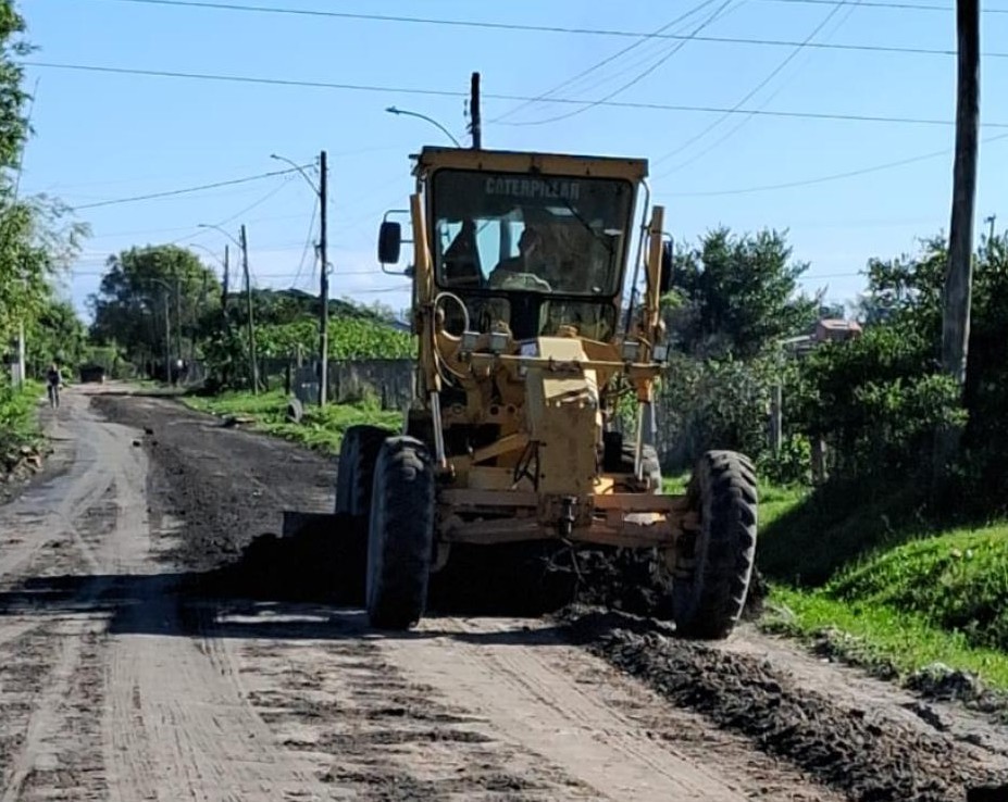 Secretaria de Infraestrutura realiza manutenção urbana em diferentes partes de Rio Grande