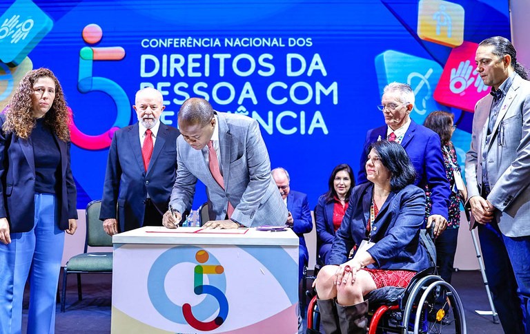 Governo Federal anuncia emissão online da carteira de identificação da população TEA