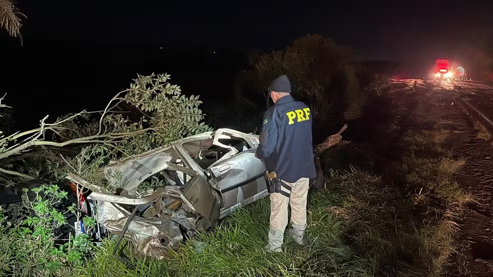 Acidente envolvendo três veículos deixa seis pessoas mortas em Rio Pardo