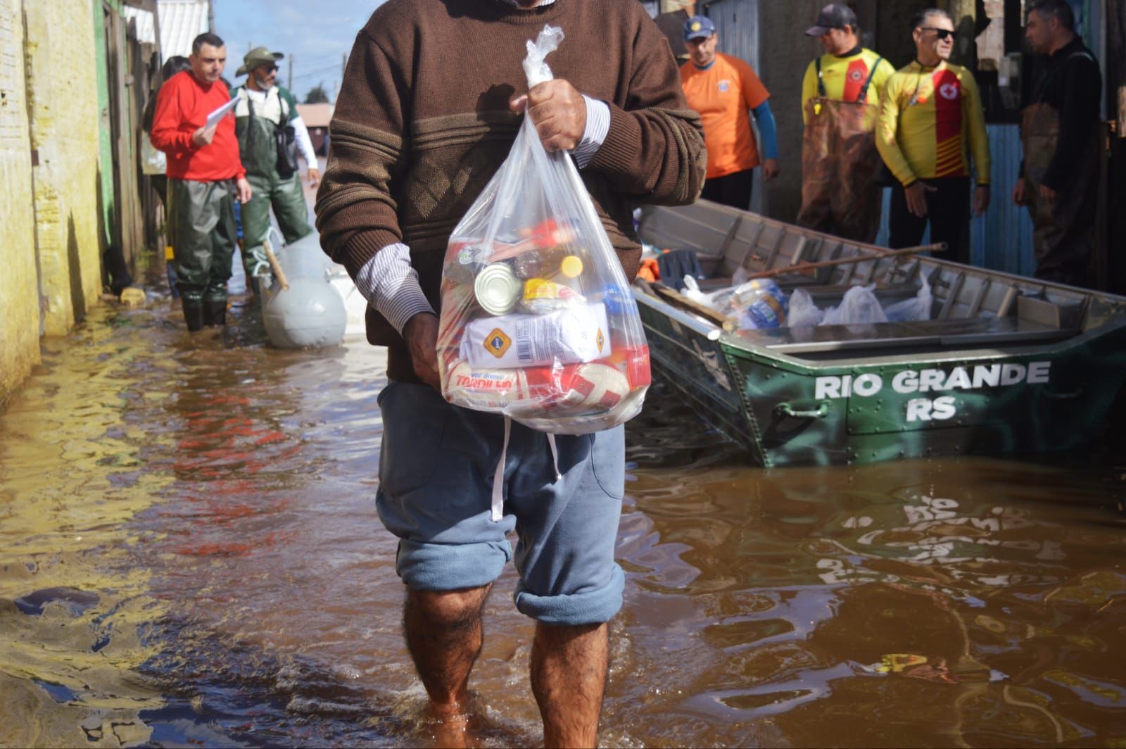 Cestas básicas serão distribuídas pela Prefeitura do Rio Grande na Barra e na Torotama nesta terça (23)