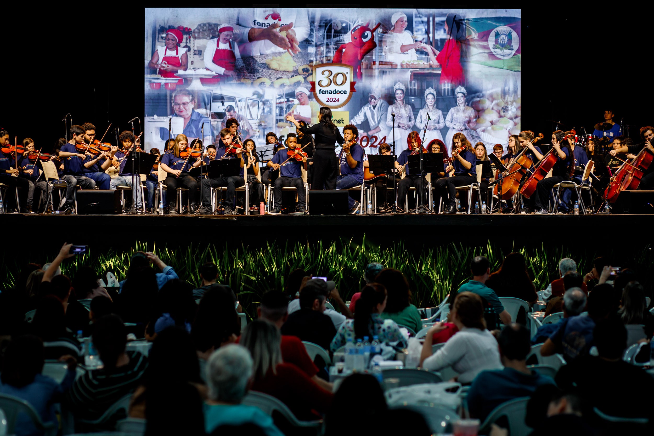 30ª Fenadoce anuncia shows especiais para os próximos dias