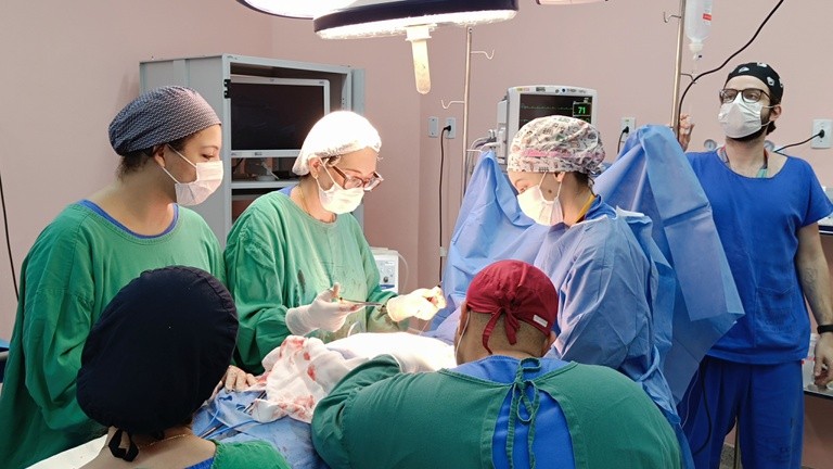 HU-Furg realiza cirurgia de mastectomia masculinizadora pelo SUS
