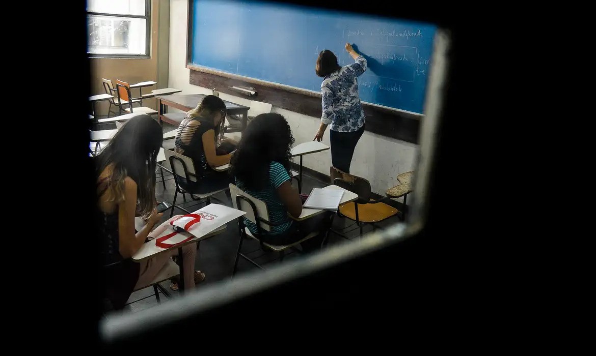Sancionada a Lei do novo Ensino Médio sem alteração no Enem
