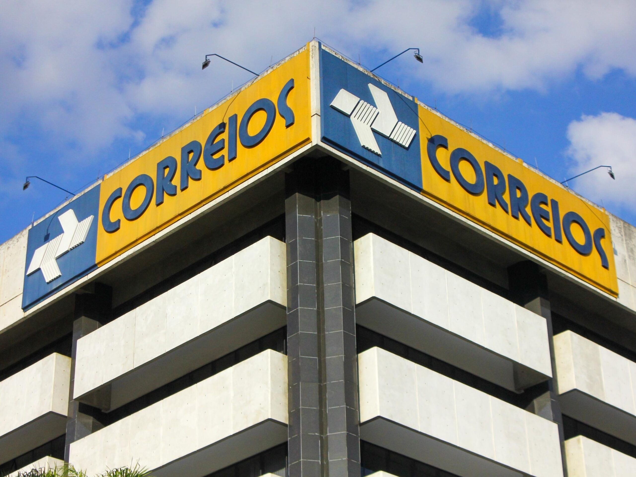 Correios abrem inscrições para concurso público com 33 vagas e salários de até R$ 6 mil 