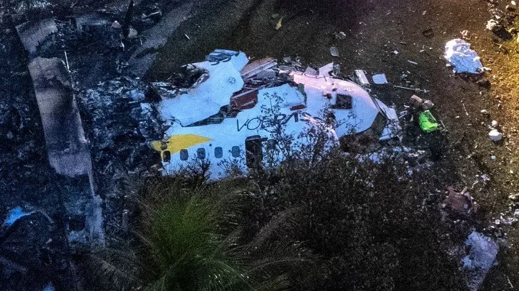 Defesa Civil de São Paulo confirma retirada de todos os corpos no desastre aéreo de Vinhedo