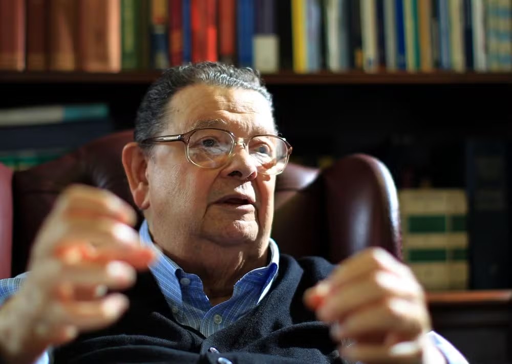 Ex-Ministro Delfim Netto morre aos 96 anos em São Paulo