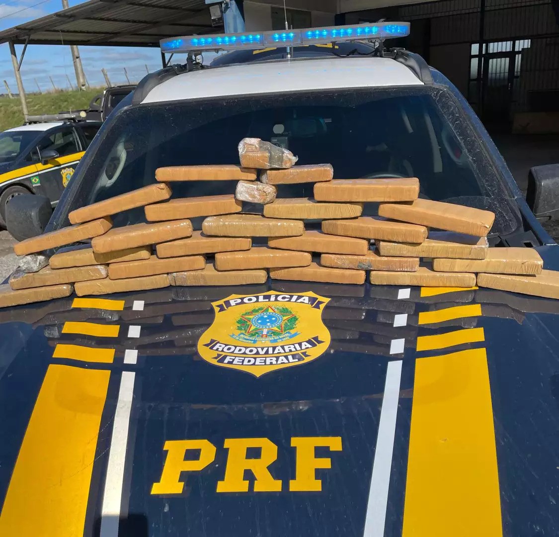 Mulher é presa com 15 kg de maconha dentro de ônibus em Bagé