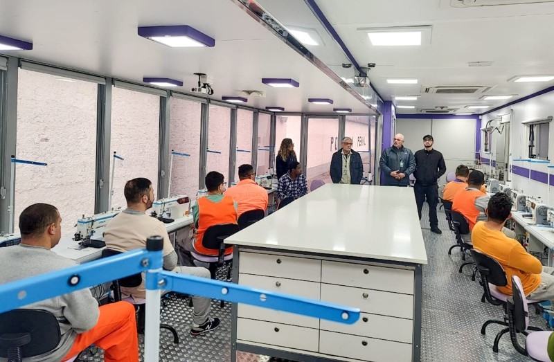 Presídio de Pelotas disponibiliza curso de corte e costura para apenados