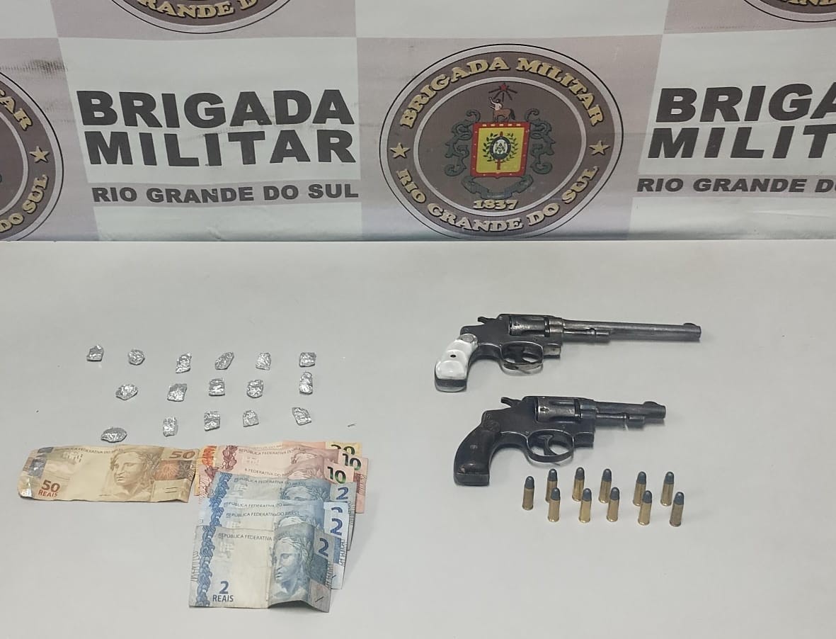 Brigada Militar prende dois homens por porte ilegal de arma e tráfico de entorpecentes em Rio Grande