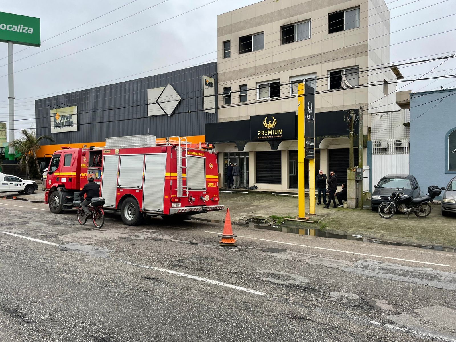 Incêndio em apartamento é registrado na Av. Presidente Vargas, na manhã desta quarta-feira (21)