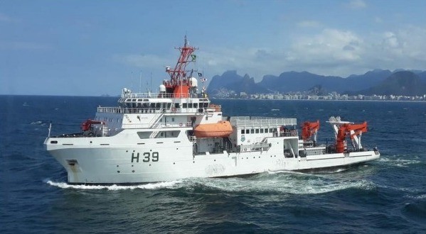 Navio de Pesquisa da Marinha chega a Rio Grande para análise dos impactos das enchentes no estuário