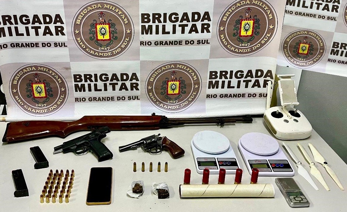 Brigada Militar prende dois homens e apreende um adolescente em Rio Grande