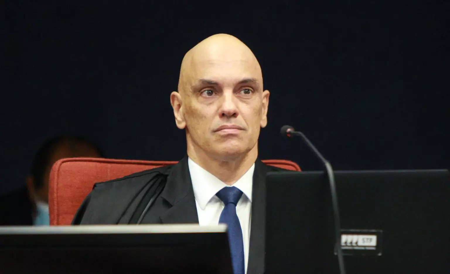 OAB pede que o ministro Alexandre de Moraes reconsidere decisão de multar usuários do X