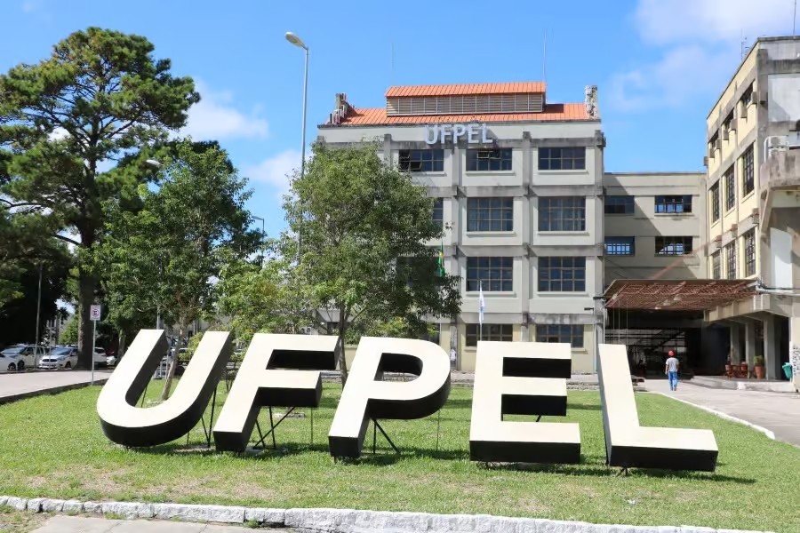 UFPel revoga títulos de Doutor Honoris Causa de líderes da ditadura civil-militar