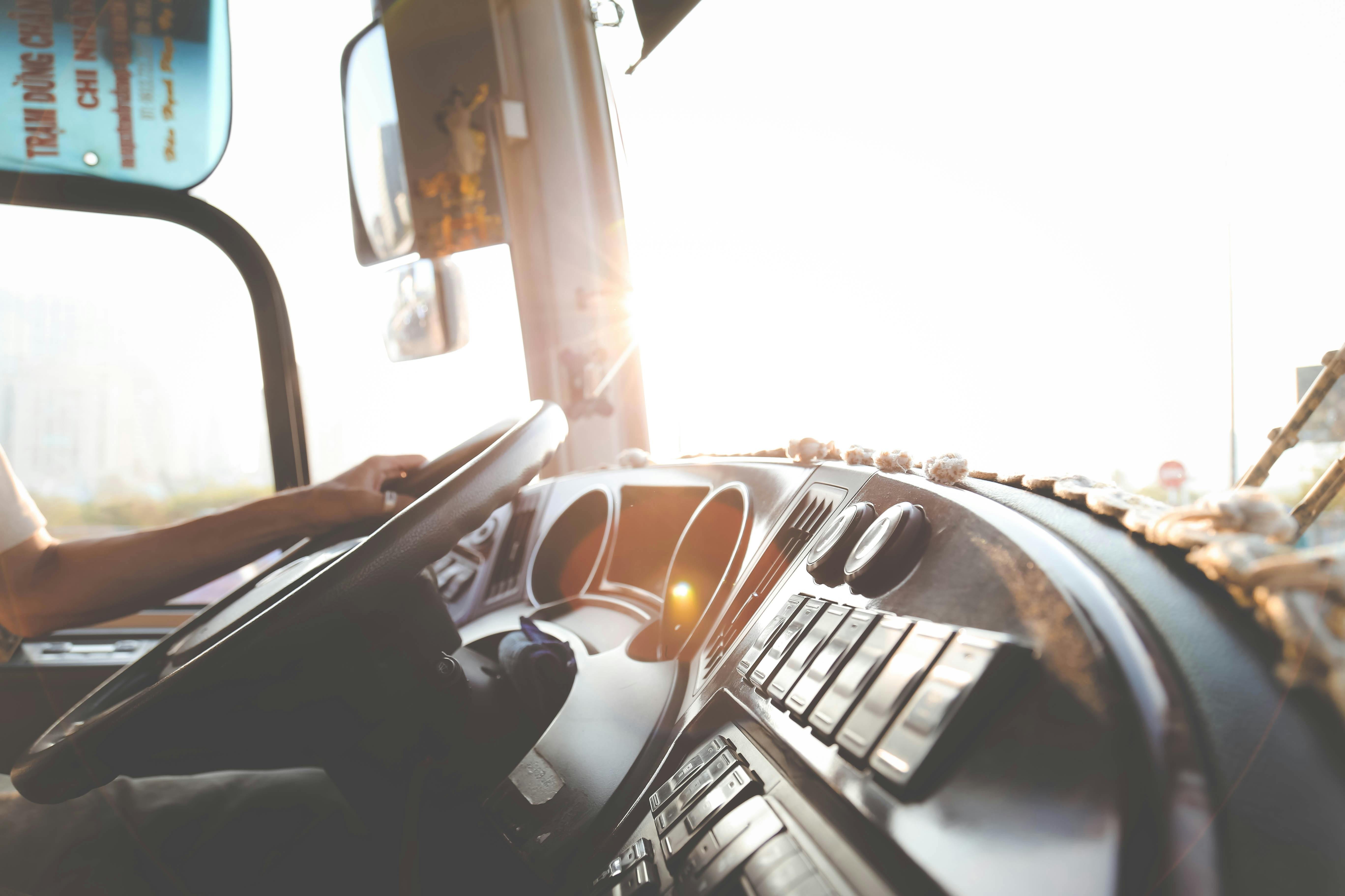 Prefeitura de SJN divulga edital de inscrições para Motorista De Transporte Escolar