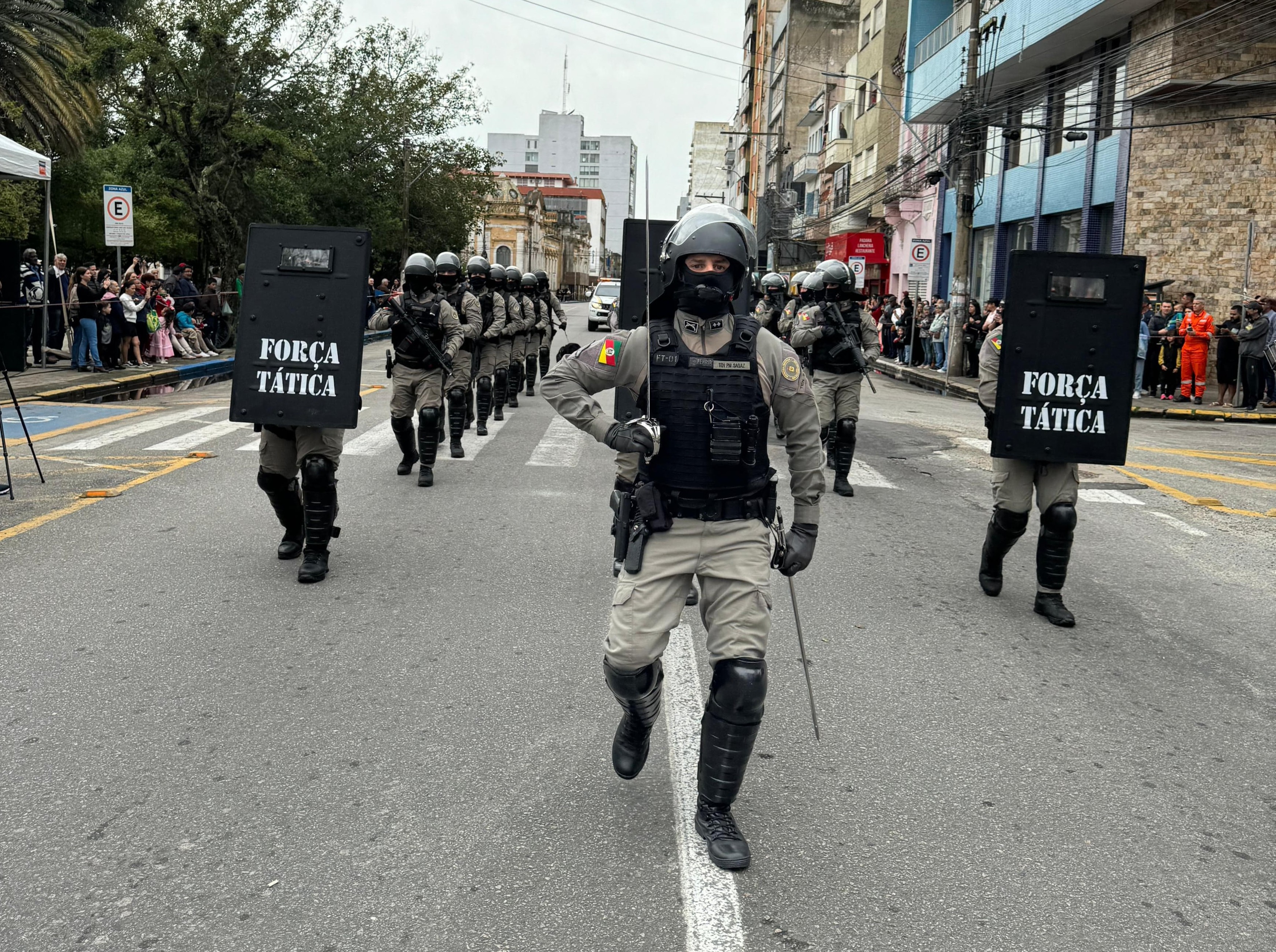 Fotos: Brigada Militar participa do Desfile de 20 de setembro em Rio Grande