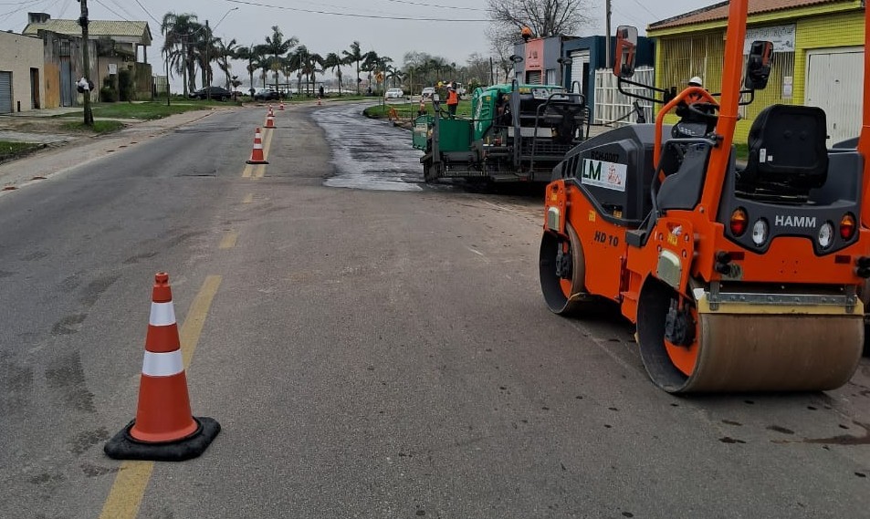 Obra de recapeamento asfáltico na Henrique Pancada deverá ser finalizada ainda esta semana