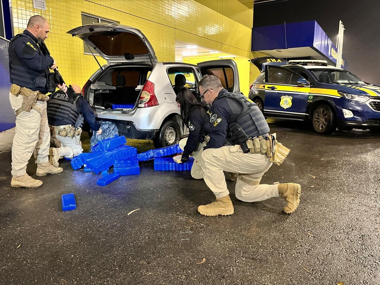 PRF prende traficante transportando mais de 200 Kg de drogas em Rio Grande