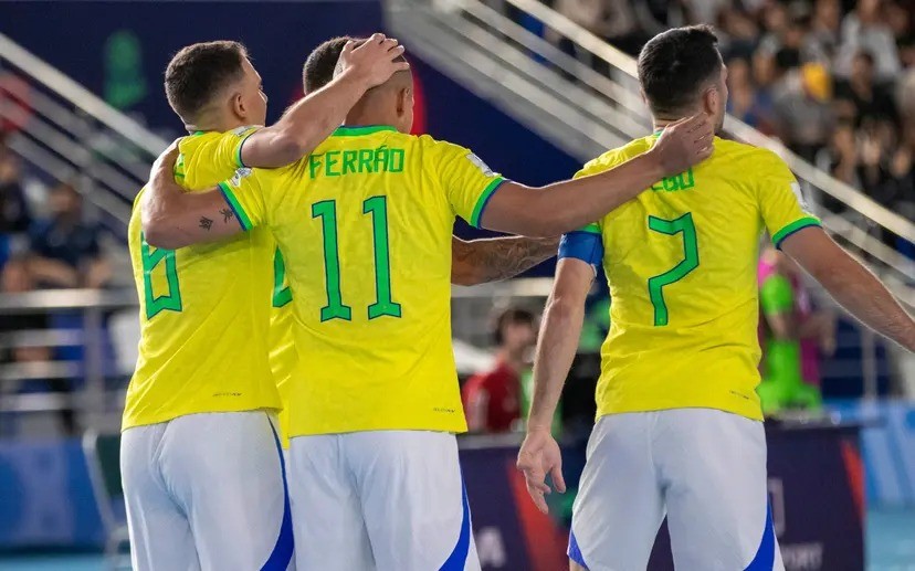 Brasil encara a Ucrânia pela semifinal da Copa do Mundo de futsal